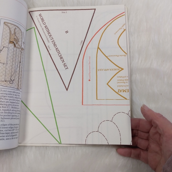 BOOK Vintage Simplicity Quick & Quilted Projects, includes Uncut pull-ou… - Picture 7 of 13